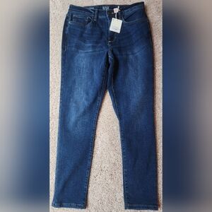 NWT a.n.a High-Rise skinny ankle size 8